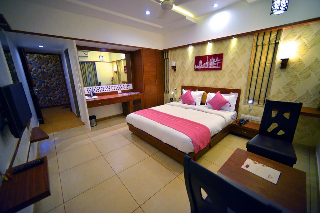 The Grand Imperial Hotel Morbi Ngoại thất bức ảnh